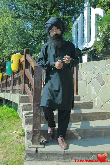 Huzaifa18 Pakistani Man from Islamabad