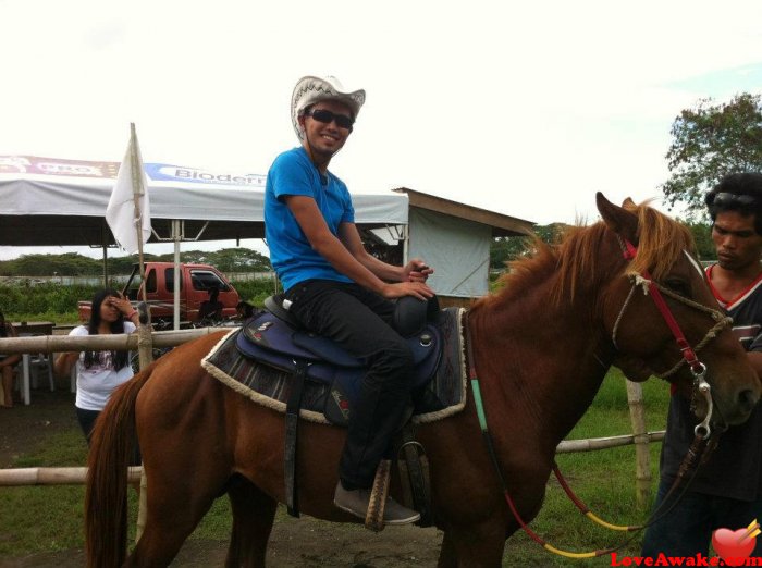 vanjo Filipina Man from Cebu