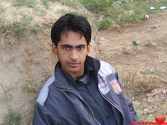 moman1 Pakistani Man from Sialkot