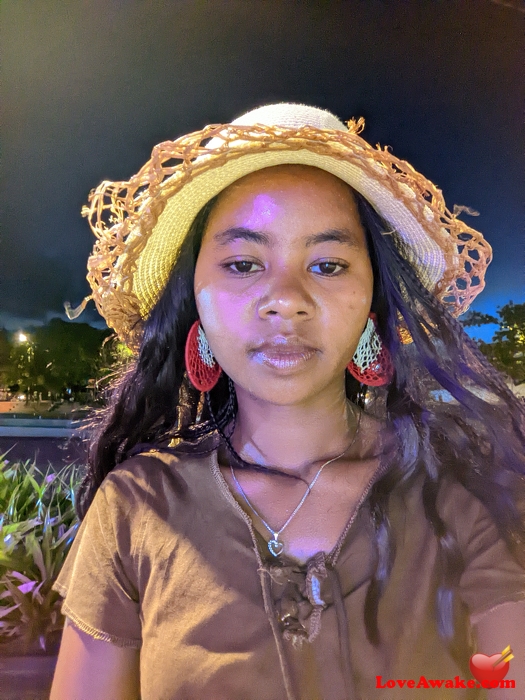 Thynah88 Madagascar Woman from Antsiranana