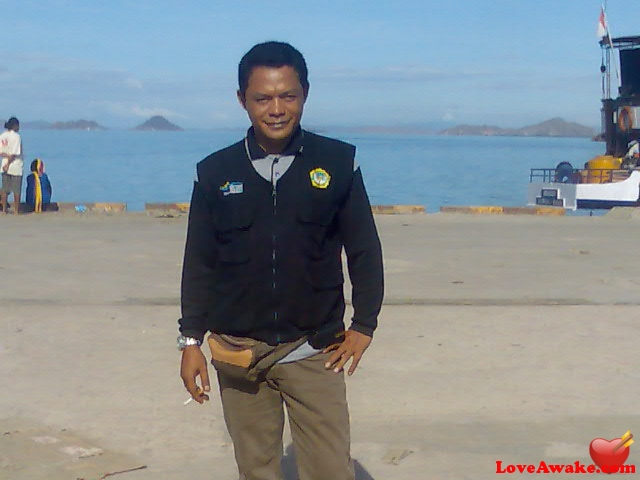 Alquino Indonesian Man from Labuanbajo