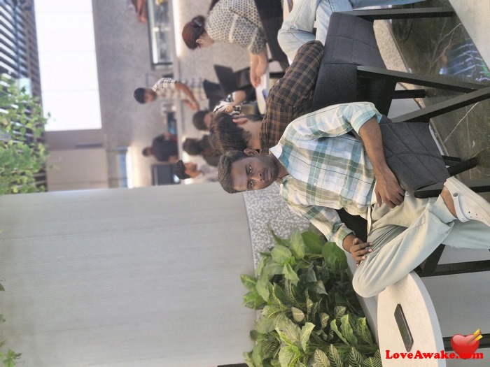 VE12yad Indian Man from Allahabad