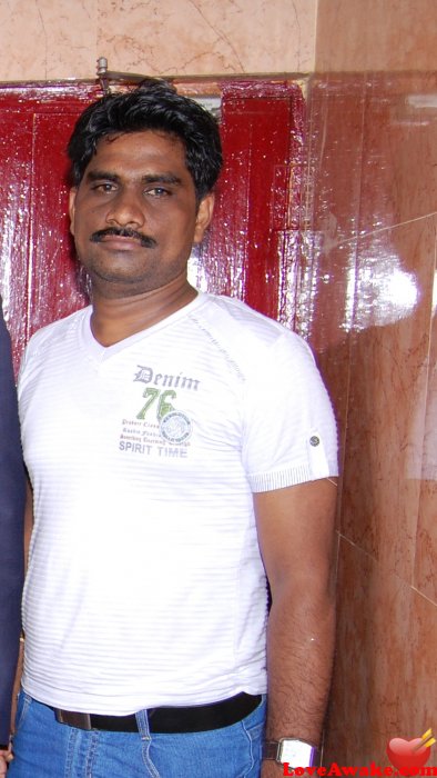 Velu17 Indian Man from Chennai (ex Madras)