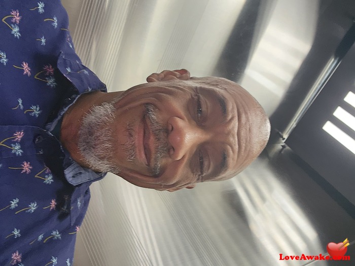 LWiZ57 Panamanian Man from Bella Vista