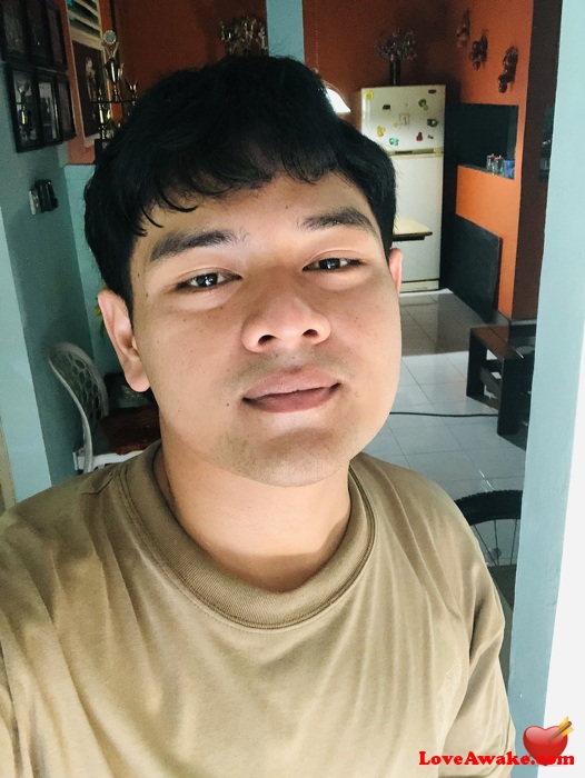 Inggil Indonesian Man from Batam Island