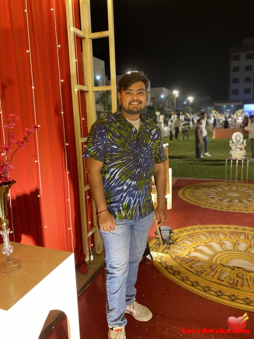 lyricsfinisher Indian Man from Vadodara
