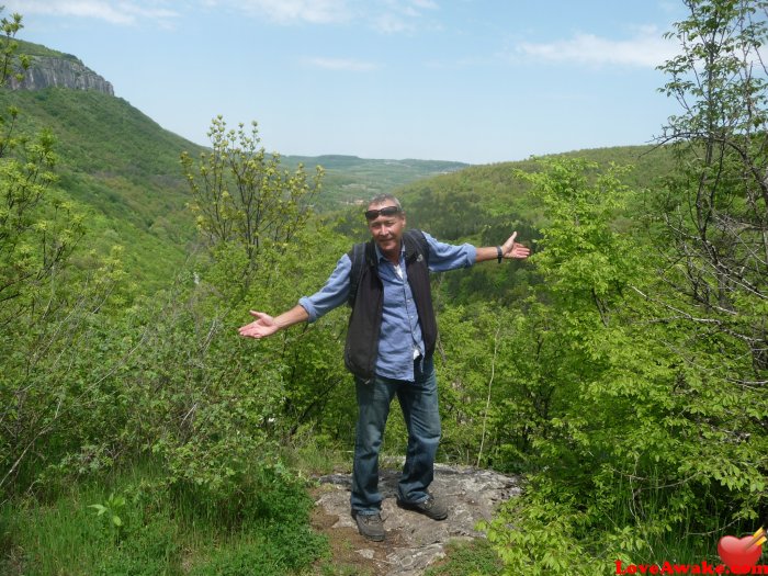 magic2 Bulgarian Man from Veliko Tarnovo