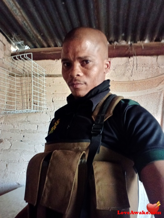 Mbu39 African Man from Bloemfontein