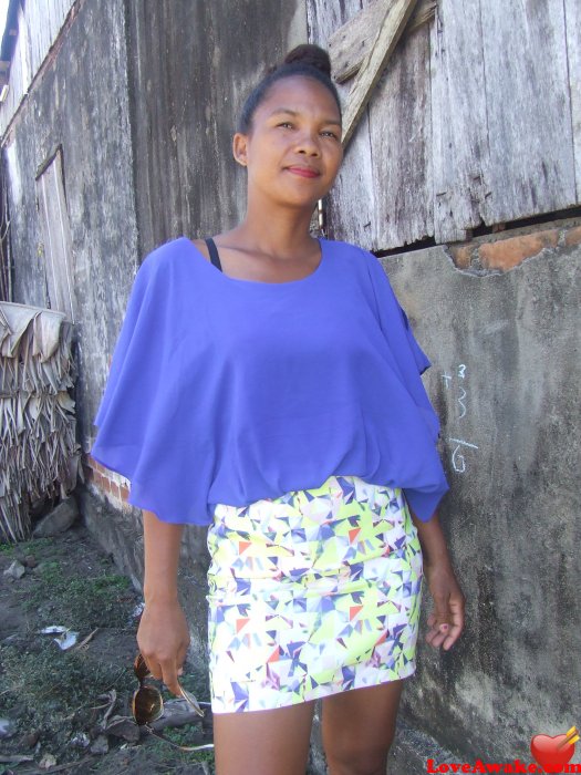 Joeline3 Madagascar Woman from Brickaville