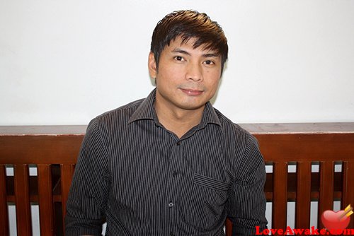 retxed Filipina Man from Manila