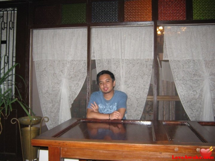 Xent Filipina Man from Cavite, Luzon