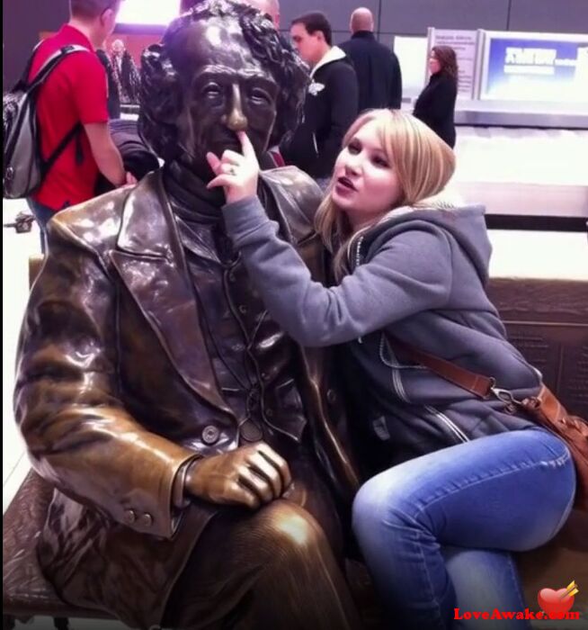 Jess1986 Canadian Woman from Toronto