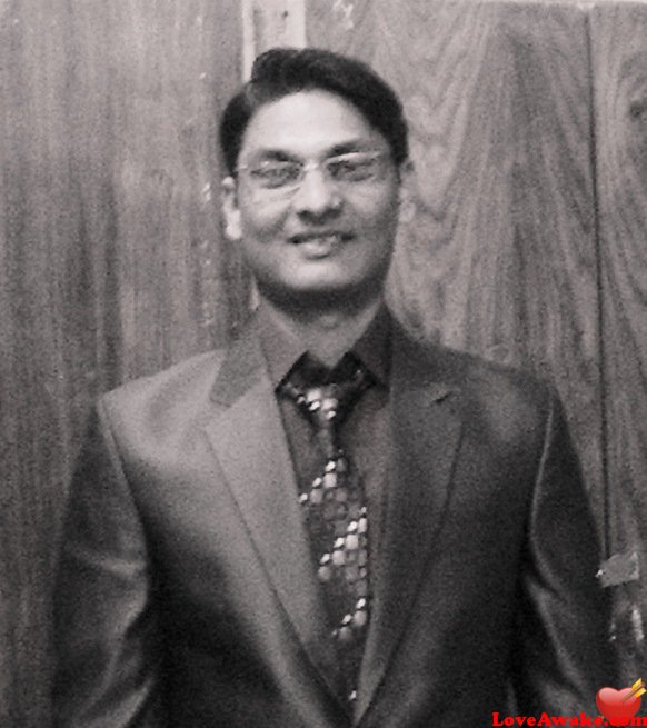 Moiz85 Pakistani Man from Karachi