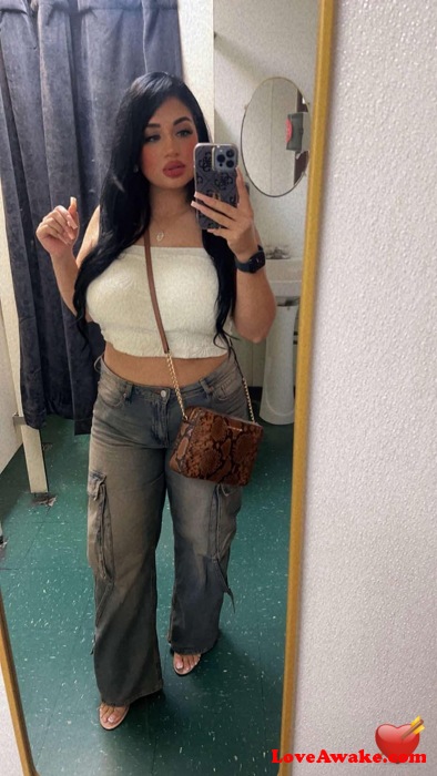 Chloaespinar American Woman from Austin