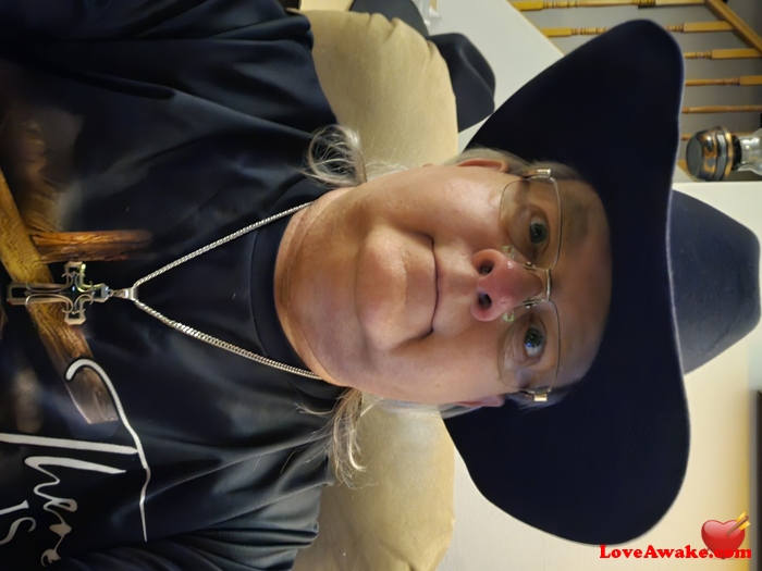 DownToEarth66 Canadian Man from Welland