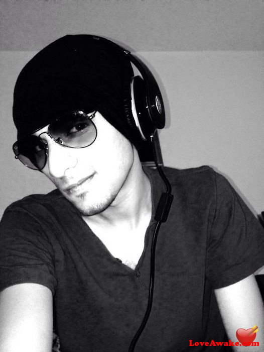 moomiking Pakistani Man from Lahore