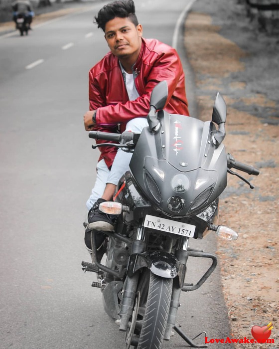 Noorleoo Indian Man from Tiruppur