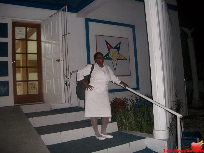 242Doe Bahamian Woman from Nassau