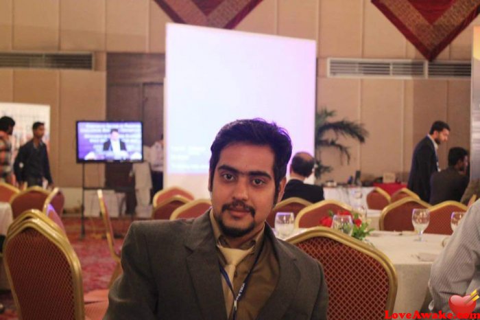 Sidcut3 Pakistani Man from Karachi