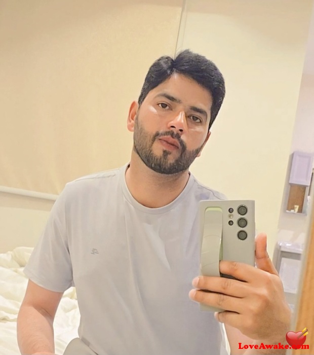 Shahzikk UK Man from Bedford