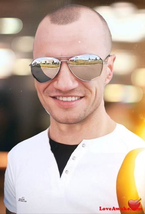 18BES12 Russian Man from Moscow