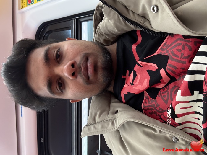 amal2222 Italian Man from Milan = Milano