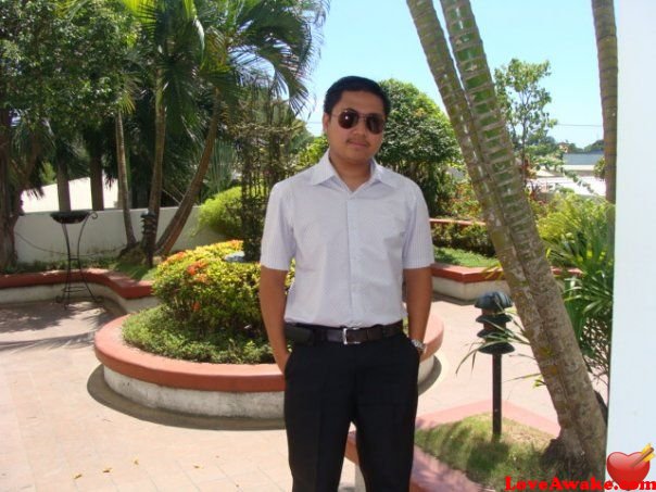 DJshades Filipina Man from Davao, Mindanao