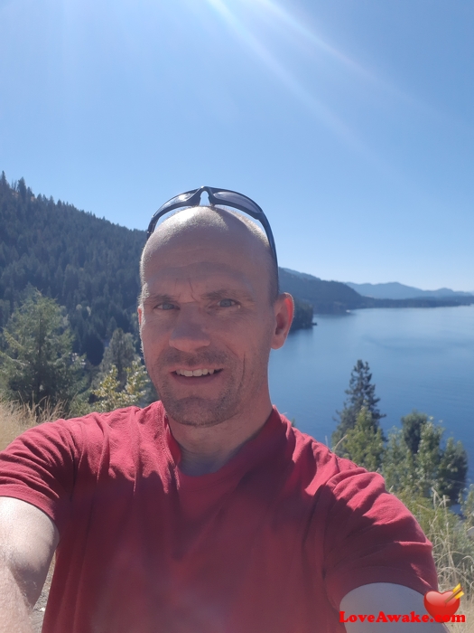 BeHappyEveryDay Canadian Man from Castlegar
