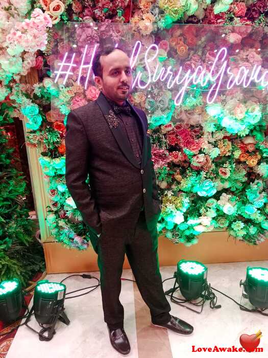 lic928968 Indian Man from New Delhi