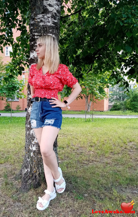Kathy8888 French Woman from Paris