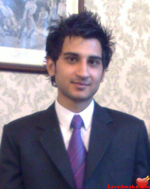 Daniyalhaz Omani Man from Muscat