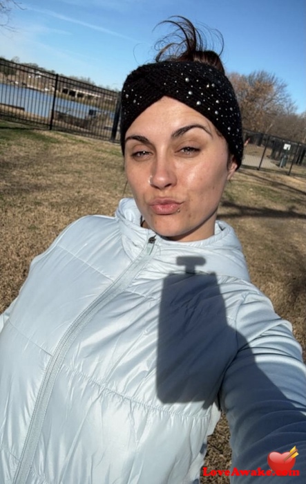 Coadyb1 American Woman from Los Angeles