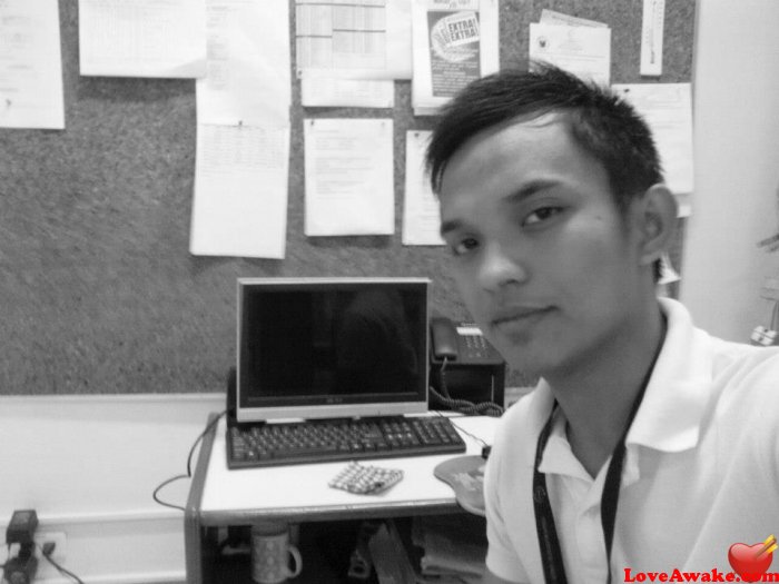 joeneil00042 Filipina Man from Cavite, Luzon