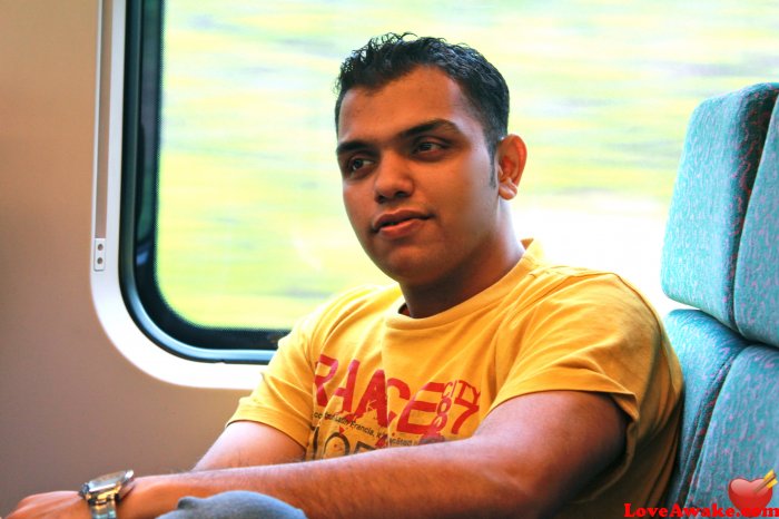 azad474 Singapore Man from Singapore