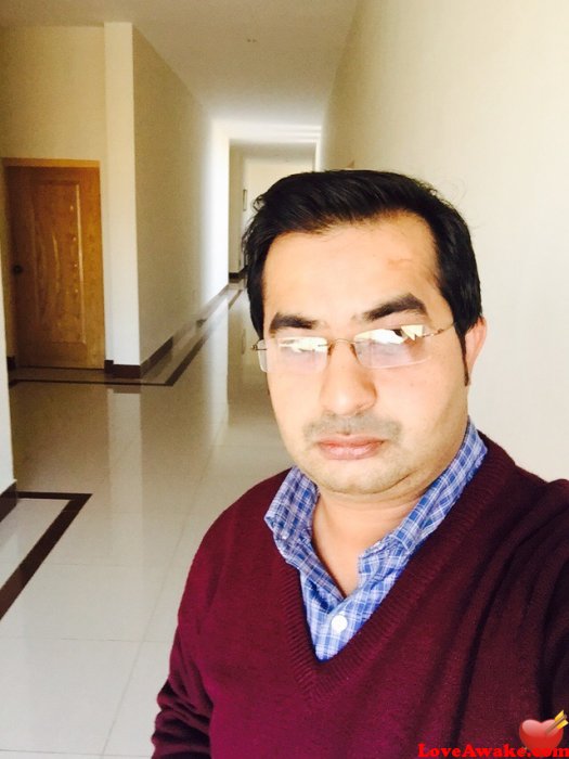December1311 Pakistani Man from Lahore