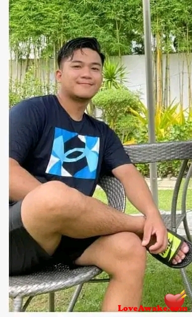 Kenpatchi Filipina Man from Clark Field (Angeles)