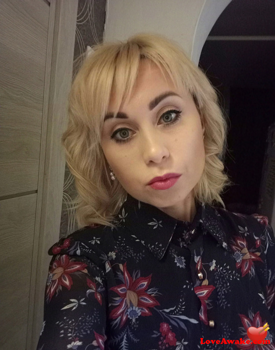 Kathy8888 French Woman from Paris