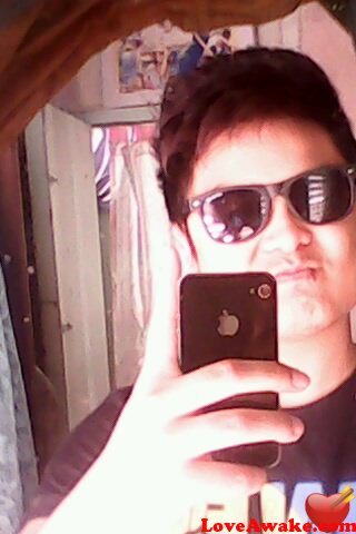 robneil Filipina Man from Naga, Luzon