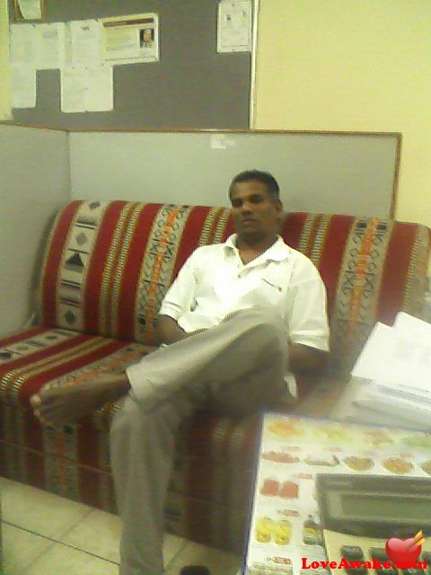 Rosha1975 Qatari Man from Doha