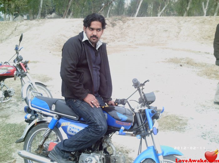 alone999 Pakistani Man from Okara