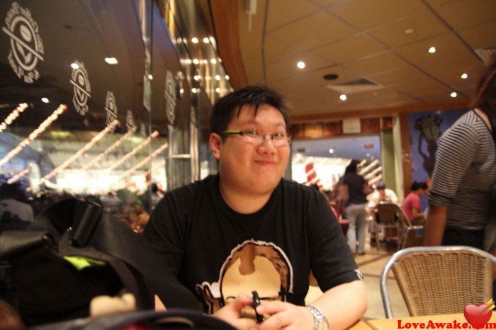 Edz84 Singapore Man from Singapore