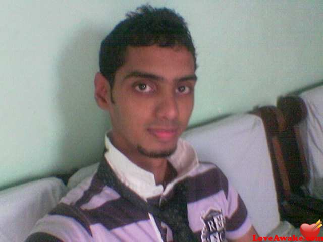 bahrian Pakistani Man from Karachi
