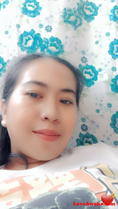 Ainjiel Filipina Woman from Batangas, Luzon