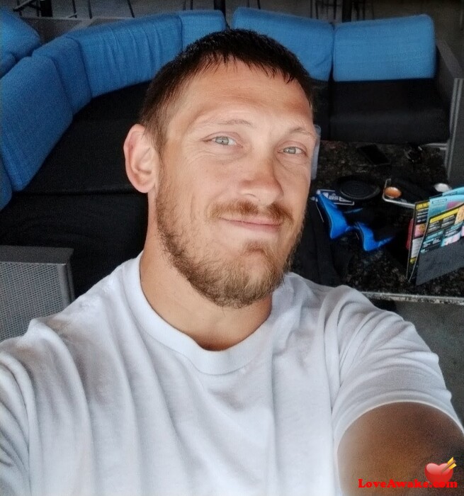 CasualM88 American Man from Cottage Grove