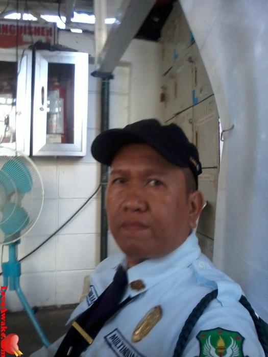 bongsalvador Filipina Man from Makati