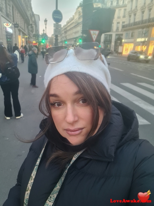 Arada83 French Woman from Paris