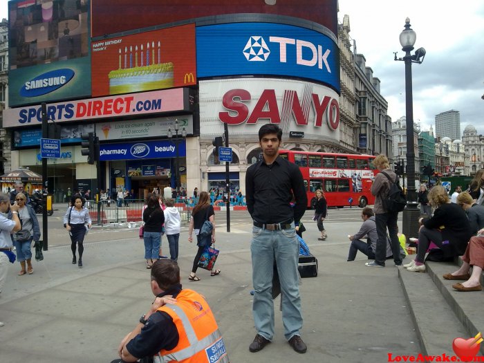 mohsinkamranuk Pakistani Man from Islamabad