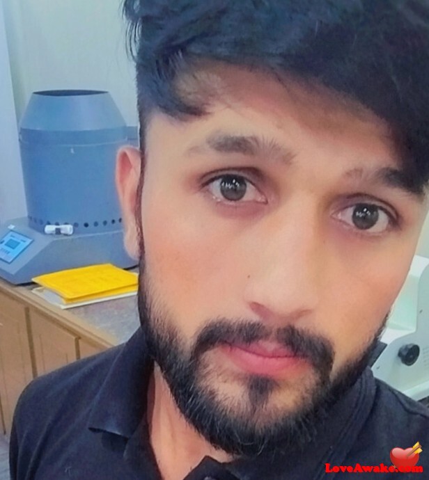 Mubeen3310 Pakistani Man from Faisalabad