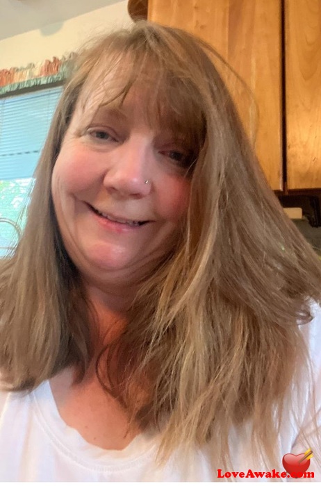 Martenlovely2 Canadian Woman from Lakeview
