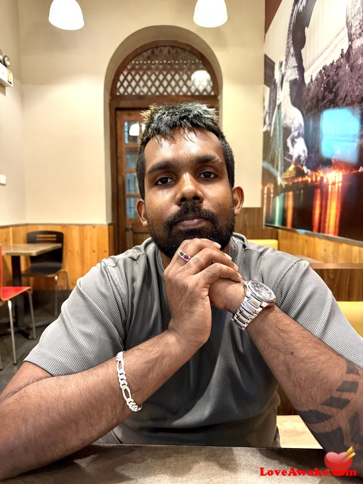 Binoy95 Singapore Man from Marina Bay